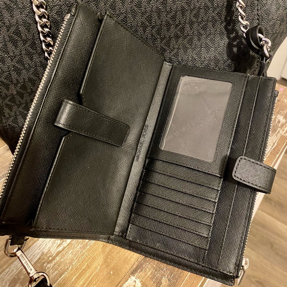 Michael Kors Bag and Wallet Set - Picture 4 of 10